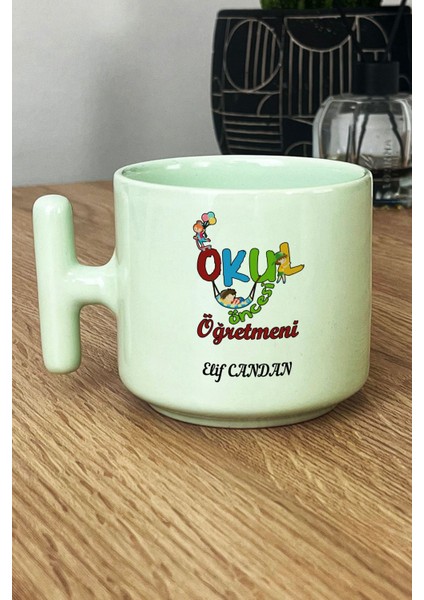 Kişiye Özel Okul Öncesi Öğretmeni -2- Pastel T Kulplu Kupa Bardak Yeşil