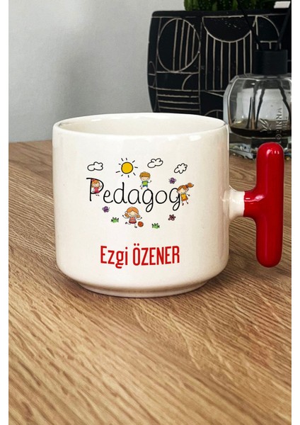 Kişiye Özel Pedagog Kupa Bardak T Kulplu Kırmızı Tıp Bayramı Hediyesi fiyatları