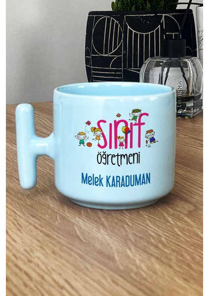 Kişiye Özel Kadın Sınıf Öğretmeni -2- Pastel T Kulplu Kupa Bardak Mavi