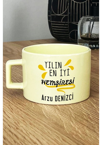 Kişiye Özel Yılın En Iyi Hemşiresi Pastel Fincan Sarı Tıp Bayramı Hediyesi