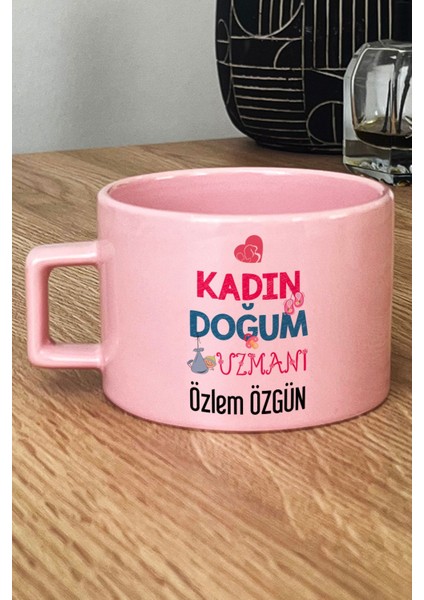 Kişiye Özel Kadın Doğum Uzmanı Pastel Fincan Pembe Tıp Bayramı Hediyeleri