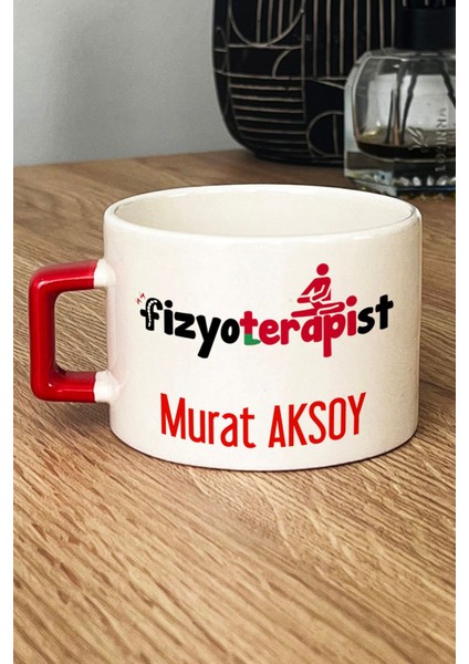 Kişiye Özel Fizyoterapist Lüks Fincan Kırmızı Isme Özel Tıp Bayramı Hediyeleri