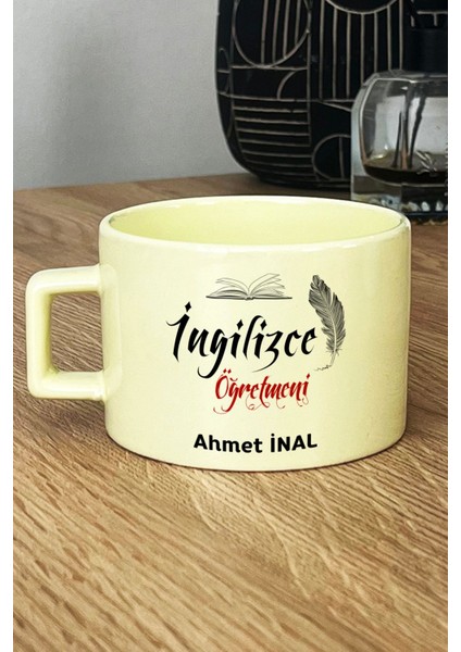 Kişiye Özel Ingilizce Öğretmeni Pastel Fincan Sarı Öğretmenler Günü Hediyesi