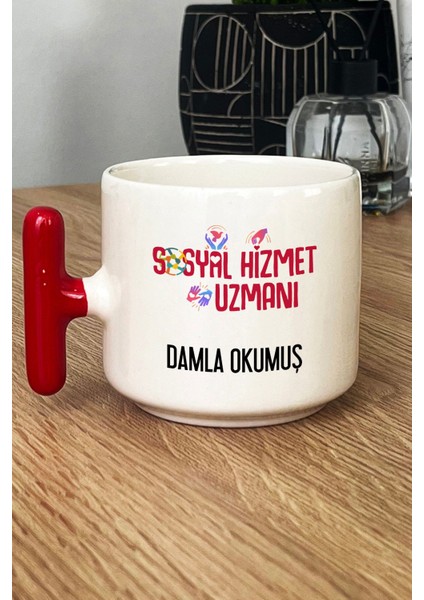 Kişiye Özel Sosyal Hizmet Uzmanı Kupa Bardak T Kulplu Kırmızı