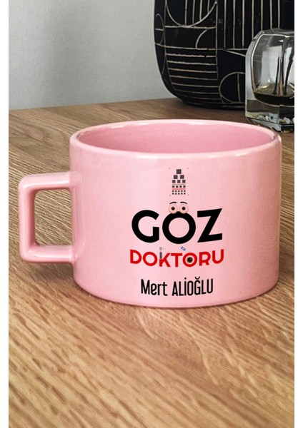 Kişiye Özel Göz Doktoru Pastel Fincan Pembe Isme Özel Tıp Bayramı Hediyeleri