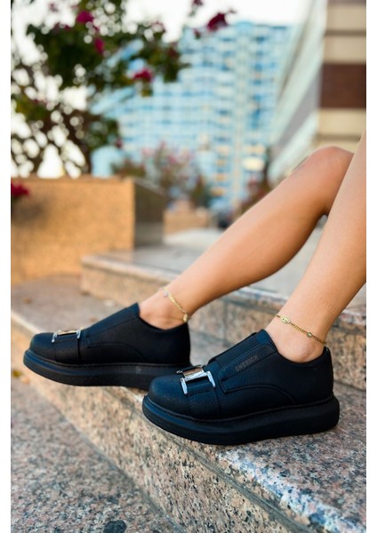 Kadın Aston Siyah Cilt Toka Detaylı Loafer