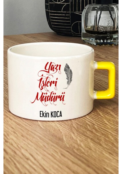 Kişiye Özel Yazı Işleri Müdürü Lüks Fincan Sarı fiyatları