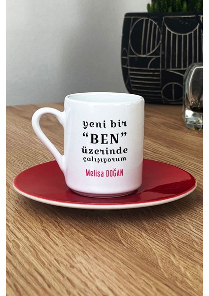 Kişiye Özel Yeni Bir Ben Türk Kahvesi Fincanı Kırmızı Motto Arkadaşa Kardeşe Hediye