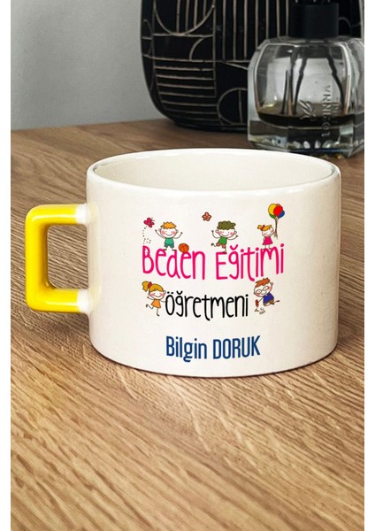 Kişiye Özel Beden Eğitimi Öğretmeni Lüks Fincan Sarı Öğretmenler Günü Hediyesi