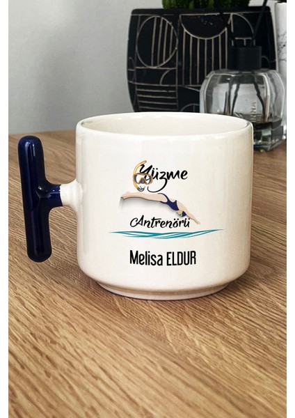 Kişiye Özel Kadın Yüzme Antrenörü Kupa Bardak T Kulplu Lacivert