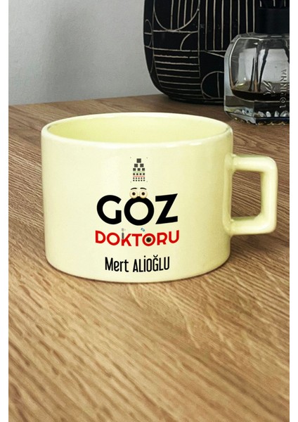 Kişiye Özel Göz Doktoru Pastel Fincan Sarı Isme Özel Tıp Bayramı Hediyeleri