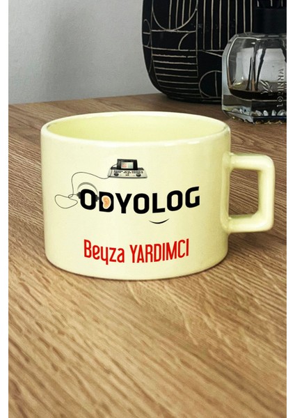 Kişiye Özel Odyolog Pastel Fincan Sarı Tıp Bayramı Hediyeleri