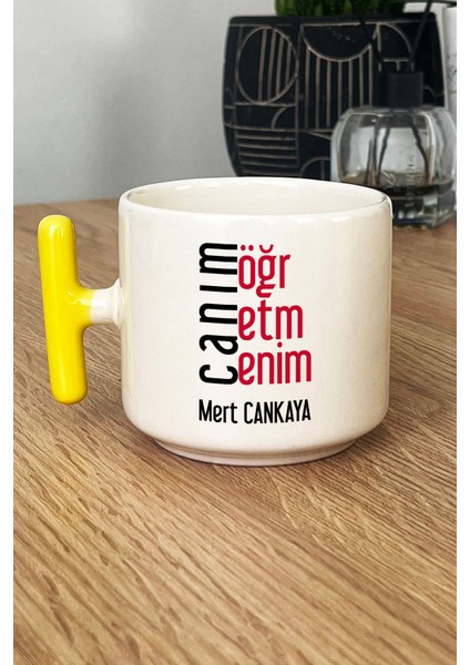 Kişiye Özel Öğretmenler Günü Hediyesi Kupa Bardak T Kulplu Sarı Erkek Öğretmen