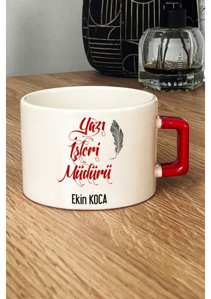 Kişiye Özel Yazı Işleri Müdürü Lüks Fincan Kırmızı fiyatları