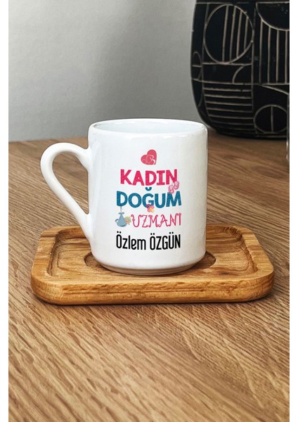Kişiye Özel Kadın Doğum Uzmanı Türk Kahvesi Fincanı Ahşap Altlıklı Tıp Bayramı Hediyeleri