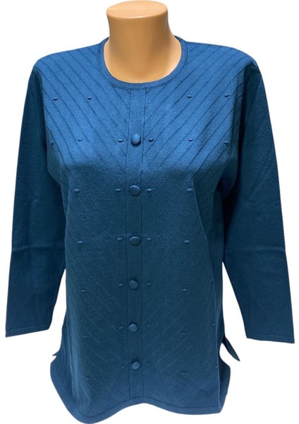 Yuvarlak Yaka Düğme Detaylı Kışlık Anne Kazak