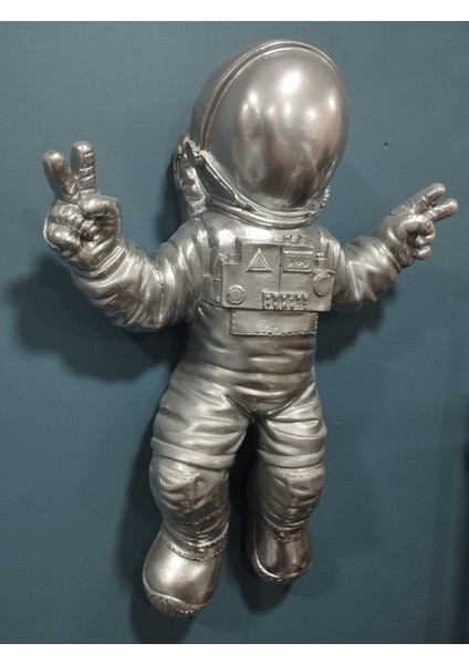 Metalik Gümüş Duvar Astronot Heykeli-Polyester