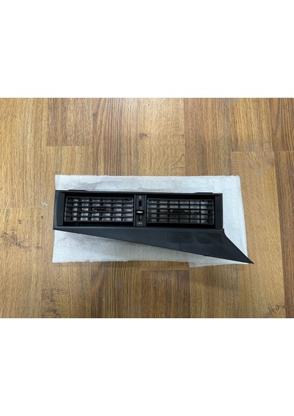 Mercedes W201 Orta Kalorifer Izgarası A2018300665