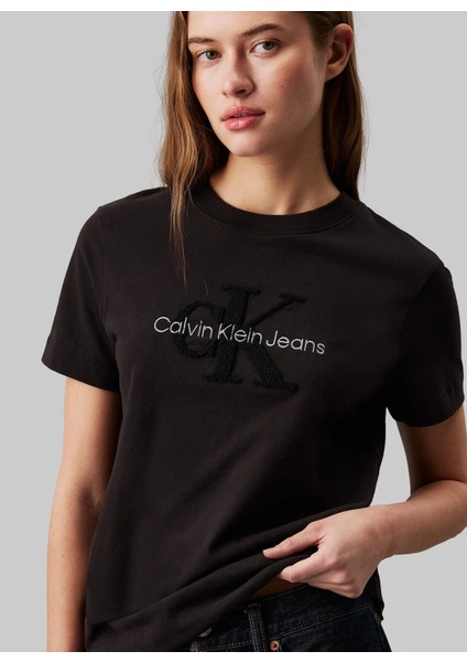 Yuvarlak Yaka Nakışlı Siyah Kadın T-Shirt Chenılle Monologo Regular Tee fiyatları
