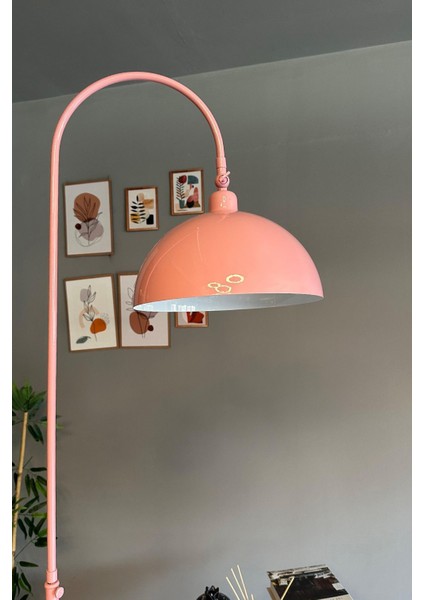 Pembe Lambader Hareketli Başlık Modern Dekoratif Metal Oturma Odası Çalışma Odası Zemin Lambası