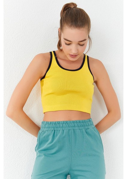 Sarı Basic Sıfır Kol Dar Kalıp U Yaka Kadın Crop Top Atlet - 97162