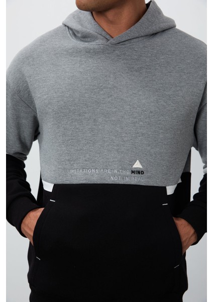 Gri Melanj Pamuklu Kalın Içi Tüylü Yumuşak Dokulu Comfort Fit Nakışlı Erkek Sweatshirt - 88417