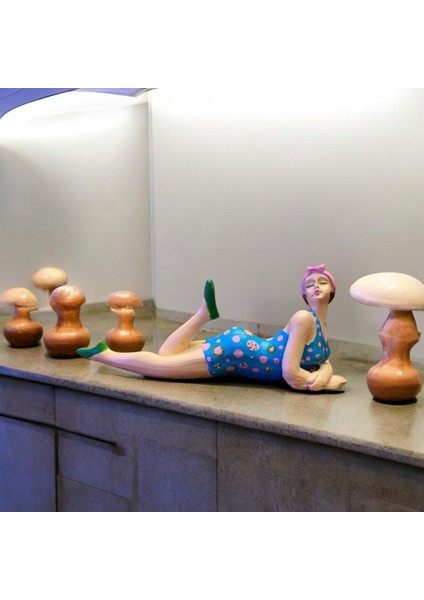 Uzanan Kız Biblo Heykel