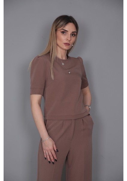 Kayık Yaka Kısa Kol Bluz-Kahve fırsatları