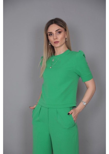 Kayık Yaka Kısa Kol Bluz-Yeşil