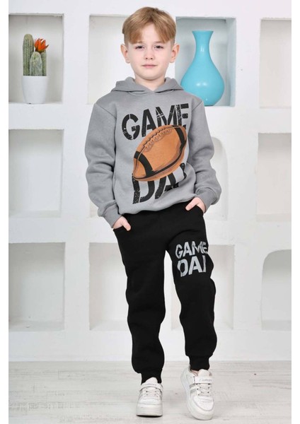 Erkek Çocuk Üzerinde Top ve Game Day Yazı Baskılı Sweatshirt 3 Iplik Gri Eşofman Takım fiyatları