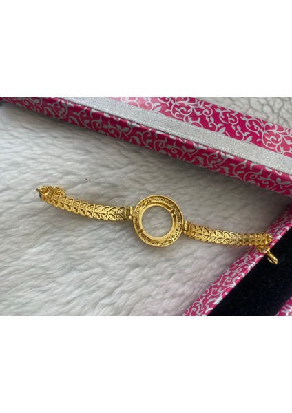 Altın Görümümlü Yarım Takmalı Boş Çerçeveli Taşlı Kelepçe Bileklik fiyatları