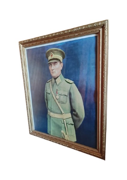 1980 Senesinde Basılmış Orijinal Özel Ahşap Çerçevesinde Üniformalı Asker Atatürk Portresi