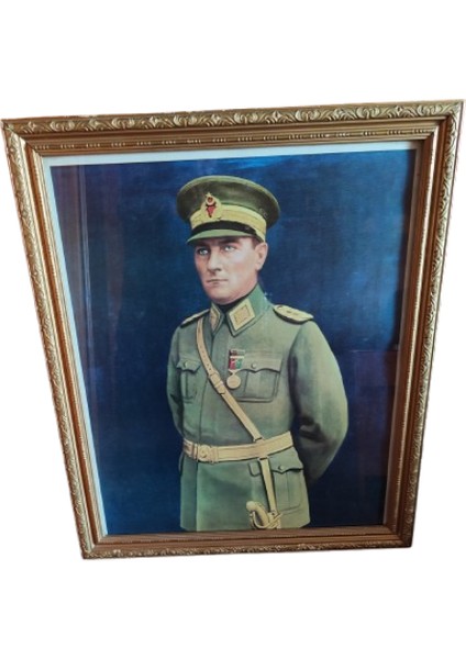 1980 Senesinde Basılmış Orijinal Özel Ahşap Çerçevesinde Üniformalı Asker Atatürk Portresi