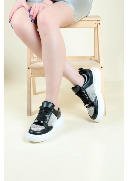 Bağcıklı Çok Taşlı Sneaker Siyah