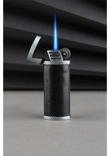 Suni Deri Kaplama Özel Tasarım Kapaklı Güçlü Torch Siyah Gazlı Çakmak CAKSM026T