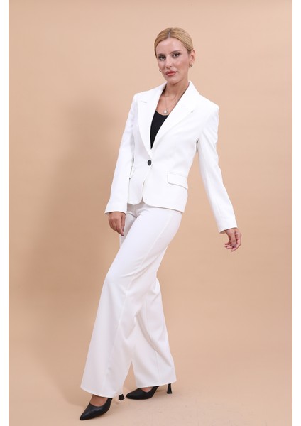 Yakalı Tek Düğmeli Ceket & Bol Paça Pantolon Takım-Beyaz