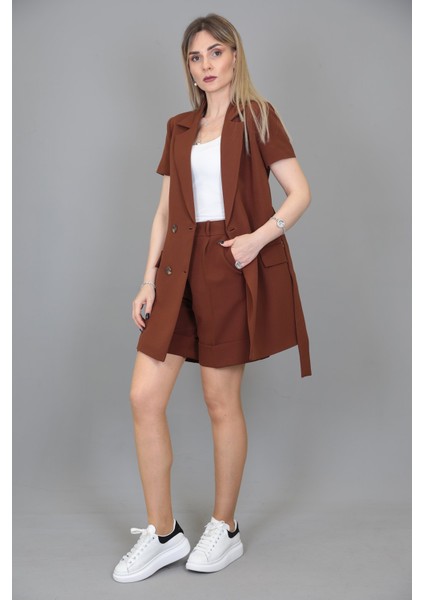 Kuşaklı Kısa Kollu Ceket & Duble Paça Şort-Kestane