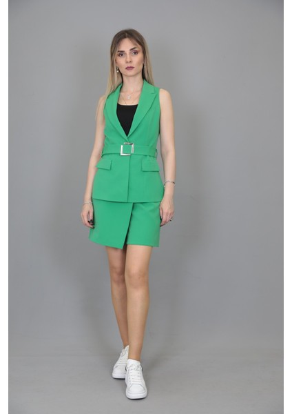 Kemerli Klasik Yelek & Ön Kapklı Etek Şort-Yeşil