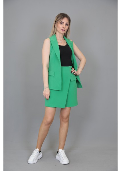 Kemerli Klasik Yelek & Ön Kapklı Etek Şort-Yeşil fırsatları