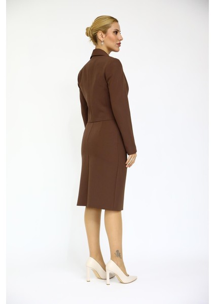 Erkek Yaka Kuruvaze Kısa Ceket & Düz Dar Etek-Kestane fırsatları