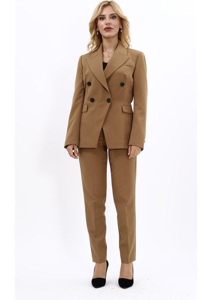 Erkek Yaka Çapraz Ceket & Dar Paça Pantolon-Camel indirimleri