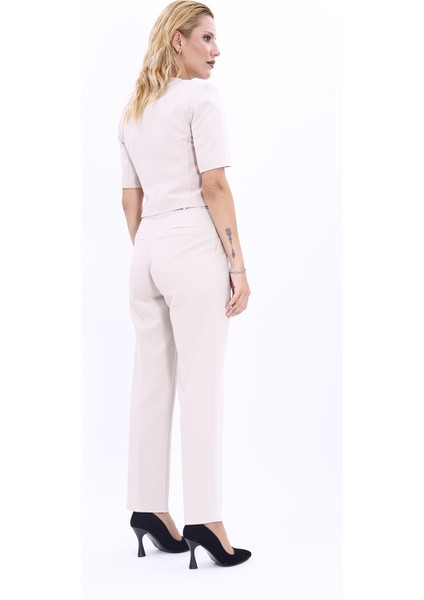 Kısa Kollu Yakasız Mini Ceket & Pileli Boru Paça Pantolon Takım-Bej fırsatları