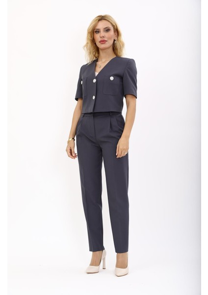 Kısa Kollu Yakasız Mini Ceket & Pileli Boru Paça Pantolon Takım-Füme indirimleri