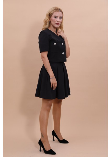 V Yaka Kısa Ceket & Kısa Kloş Etek-Siyah modelleri