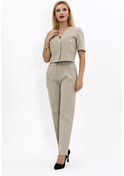 Kısa Kollu Yakasız Mini Ceket & Pileli Boru Paça Pantolon Takım-Bambu