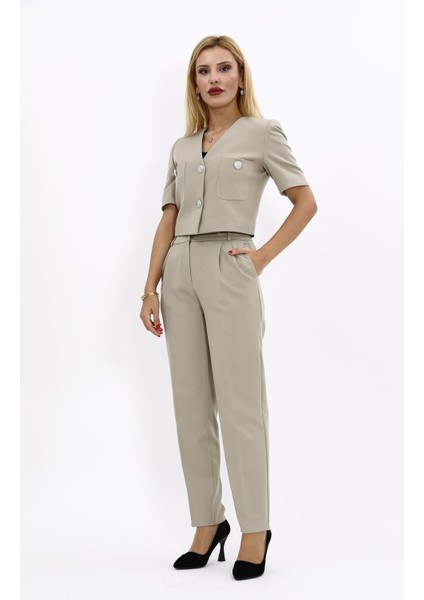 Kısa Kollu Yakasız Mini Ceket & Pileli Boru Paça Pantolon Takım-Bambu indirimleri