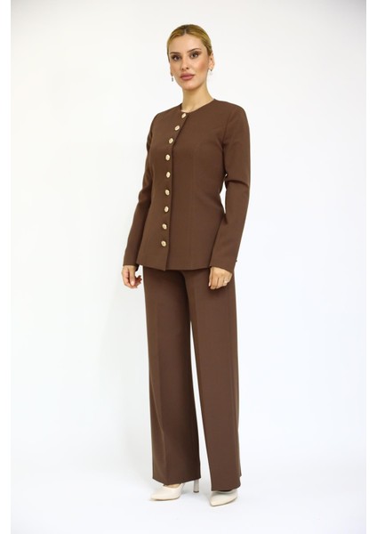 Sıfır Yaka Boydan Düğmeli Ceket & Bol Paça Pantolon-Kestane indirimleri