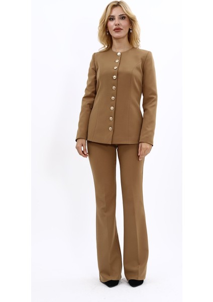 Sıfır Yaka Boydan Düğmeli Ceket & İspanyol Paça Pantolon-Camel indirimleri