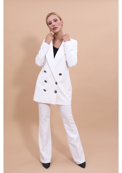 Erkek Yaka Kuruvaze Uzun Ceket & İspanyol Paça Pantolon-Beyaz