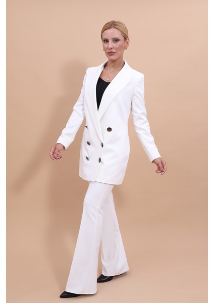 Erkek Yaka Kuruvaze Uzun Ceket & İspanyol Paça Pantolon-Beyaz indirimleri